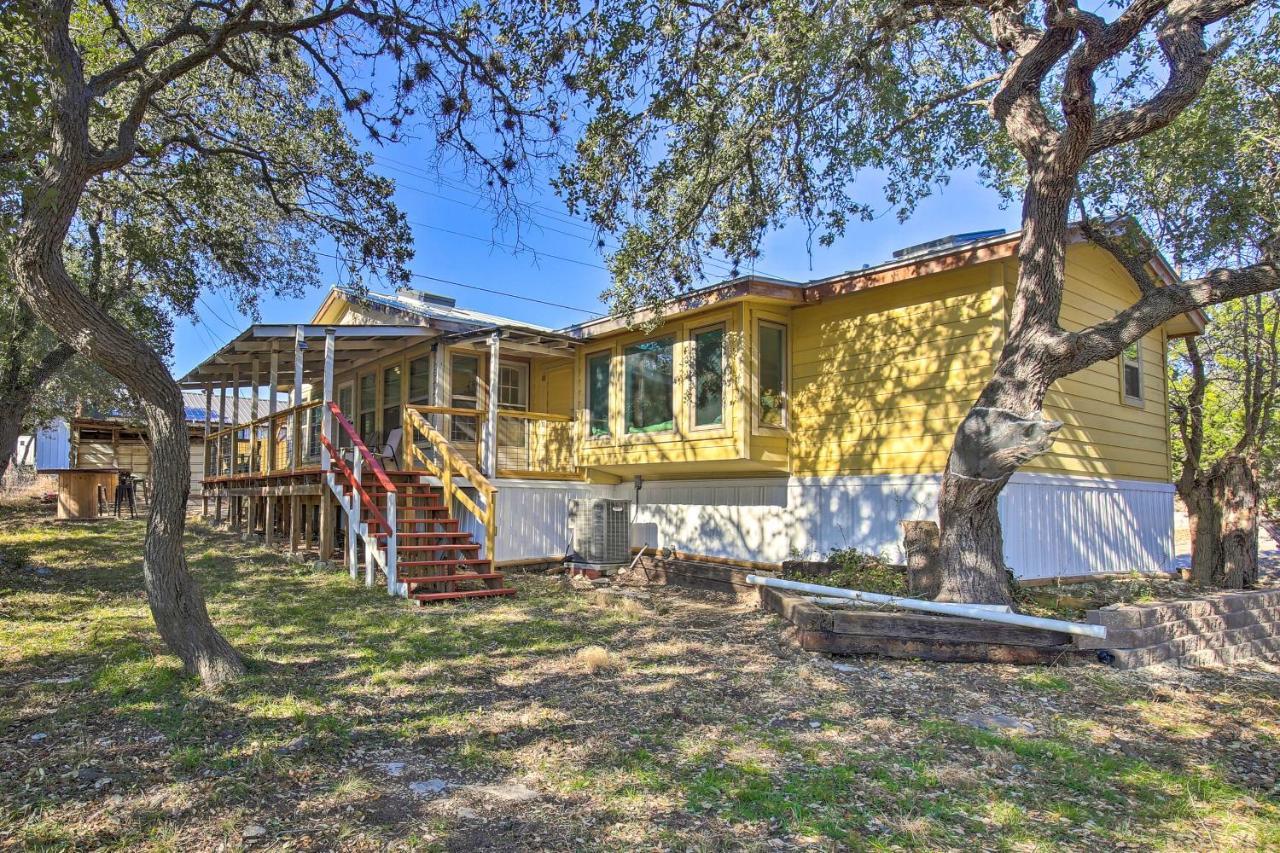 Riverfront Pipe Creek Home With Kayaks And Grill! Exterior photo